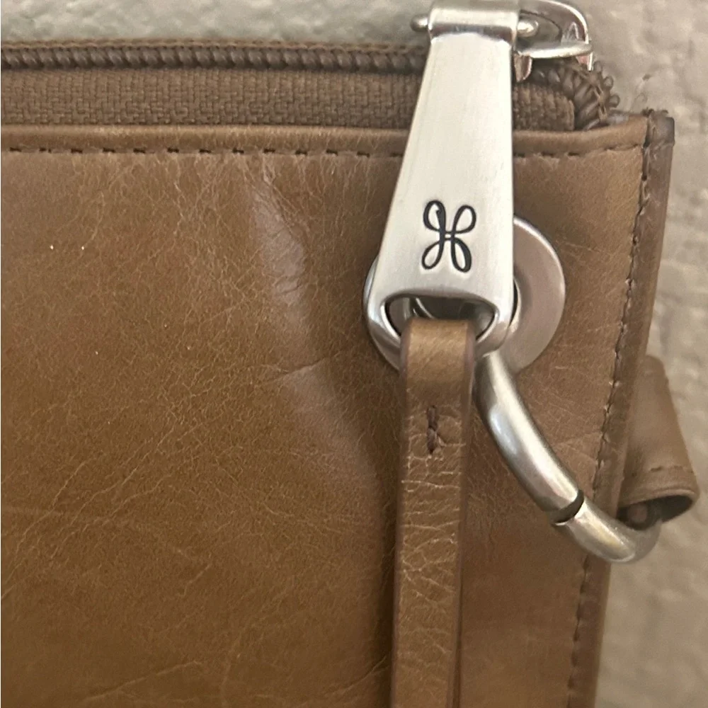 HOBO sleek wristlet